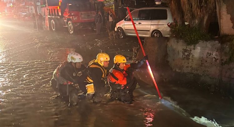 Padre salva a su hija de morir ahogada, pero él fue arrastrado por la corriente en Tijuana