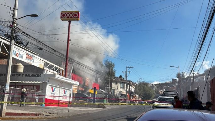 Quema de negocios y bloqueo de carreteras paraliza a Guanajuato