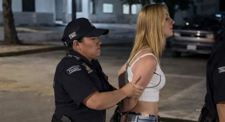 Arrestan a una mujer por atacar a “therians” en una reunión masiva en Mérida (Video)