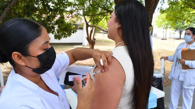 Realizan SSPT e ISSSTE campaña de vacunación contra el sarampión