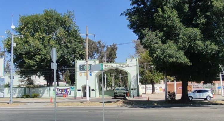 Evacúan reporteros por amenaza de ataque en la XV Zona Militar tras ceremonia por Día de la Bandera