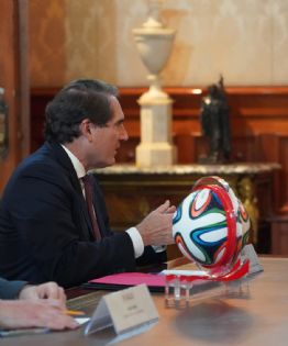 Director global de Coca-Cola anuncia a Sheinbaum inversión de 6 mil millones de dólares