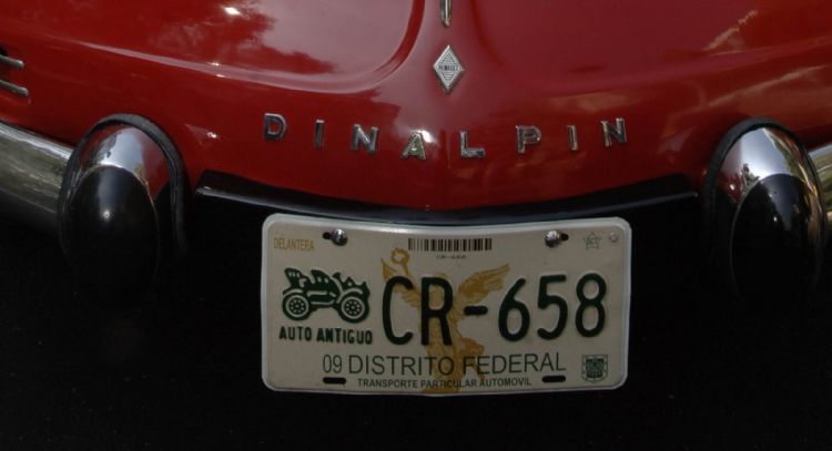 ¿Tienes un auto de 1996? Así se pueden obtener placas para vehículos antiguos en CDMX