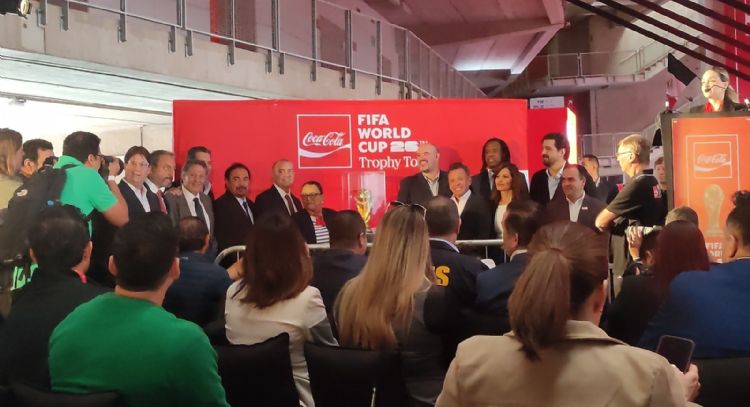 “México está en paz”: autoridades tras llegada a Gudalajara del trofeo de la Copa del Mundo FIFA