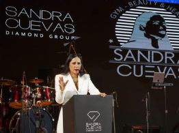 Sandra Cuevas ofrece "oportunidad laboral" en su empresa Diamond Group