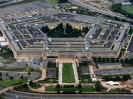 EU dice que derribó dron iraní que se acercó "agresivamente" a portaaviones