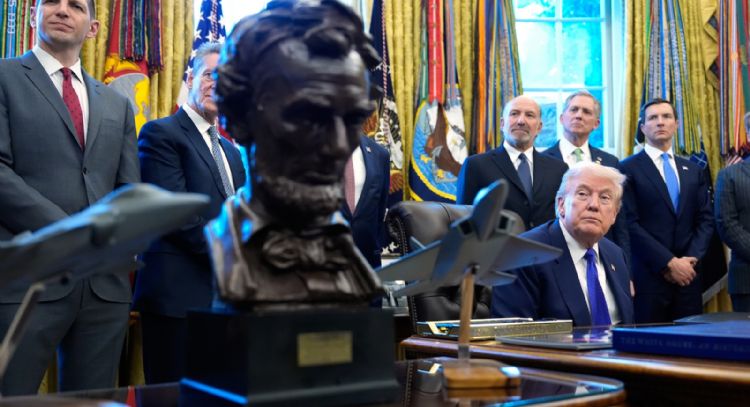 Trump celebra el 178 aniversario de la guerra que le arrebató a México la mitad de su territorio