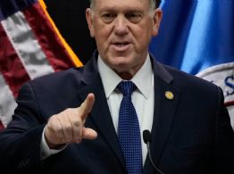 Zar fronterizo de Trump anuncia que 700 agentes de inmigración dejarán Minnesota de inmediato