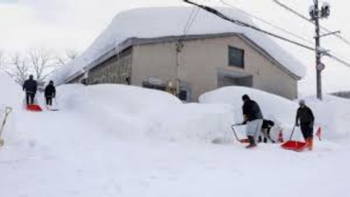Alertan de más nieve en Japón tras intensas nevadas que han provocado decenas de muertes