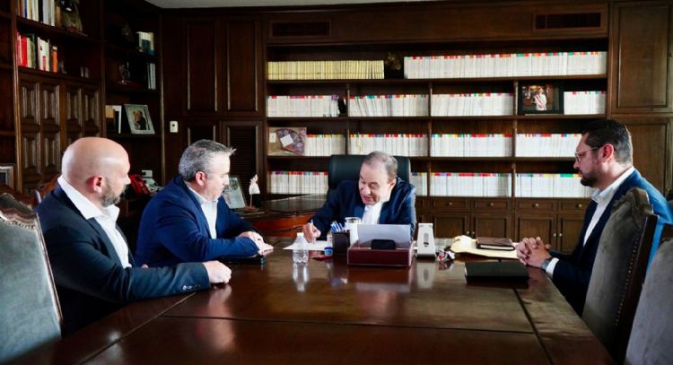 Gobernador Durazo atrae interés de empresa australiana para comercializar por el Puerto de Guaymas