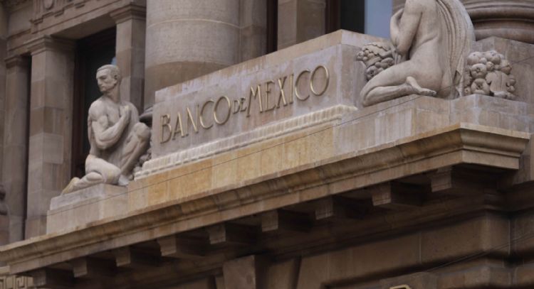 Banxico congela la tasa en medio del debate por su credibilidad