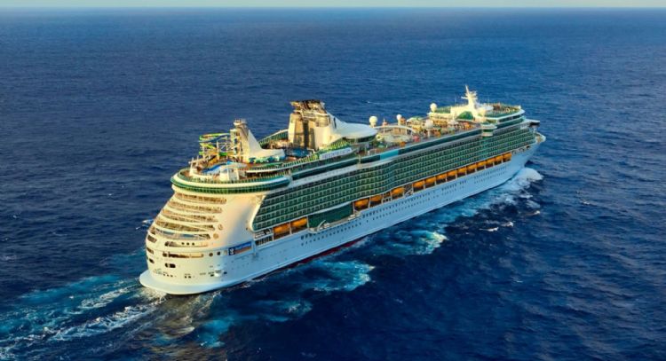 Autoridades en Quintana Roo aceleran permisos con vicios legales para Royal Caribbean