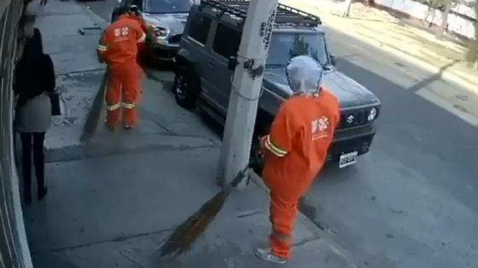 Detienen a cinco personas que robaron una casa disfrazados de trabajadores de limpia (Video)