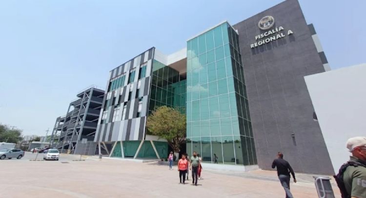 Arrojan cuerpo calcinado frente a sede en León de la Fiscalía de Guanajuato