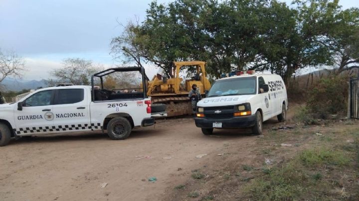 Identifican cuerpos encontrados en fosa clandestina de El Verde, Sinaloa