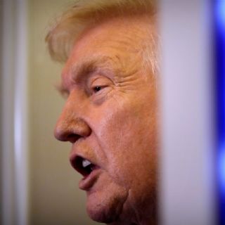 “Una bofetada en la cara de nuestro país”: Trump revienta contra el espectáculo de Bad Bunny