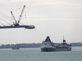Trump amenaza con bloquear la apertura de un nuevo puente entre Detroit y Canadá