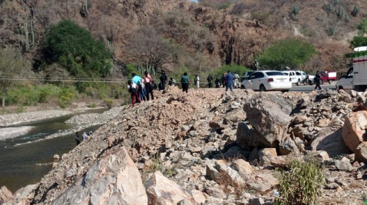 Abandonan cuatro cuerpos sin vida en la orilla de la carretera federal Tlapa-Metlatonoc