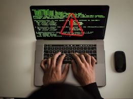 Hackers vinculados a Rusia intentan acceder a correos de funcionarios y periodistas