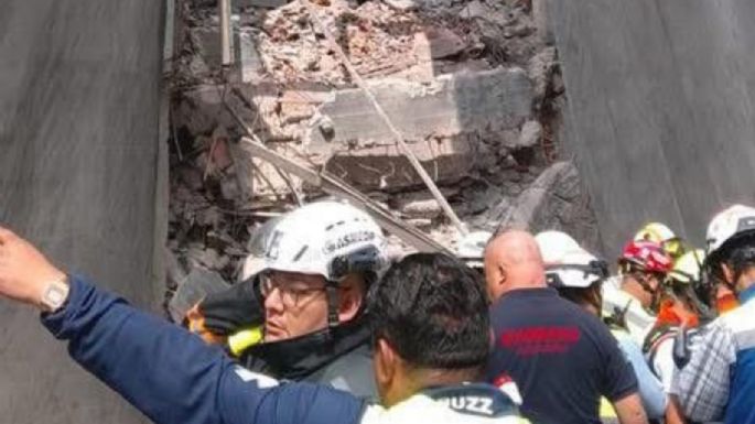 Recuperan cuerpos de los tres trabajadores que quedaron atrapados en edificio de San Antonio Abad (Video)