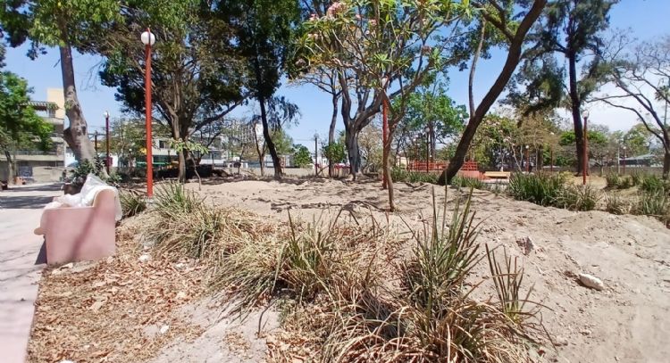 Protestas del 8M exhiben simulación de obra del gobierno de Guadalajara para el Mundial de futbol