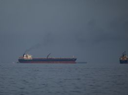 Trump propone una misión internacional para reabrir el estrecho de Ormuz