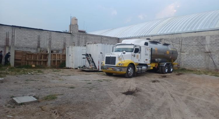 Aseguran predio con 100 mil litros de huachicol en Tultepec; presumen que lo operaba el CJNG