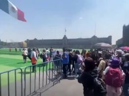 CNTE irrumpe en mega cancha de futbol en el Zócalo: “¡Si no hay solución, aquí será el plantón!”