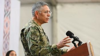 Habilitan un espacio afuera del AICM para abordar autos de Uber y Didi