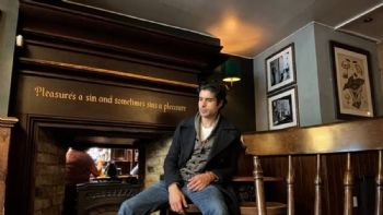 El actor José Ángel Bichir cae desde un tercer piso en la colonia Narvarte