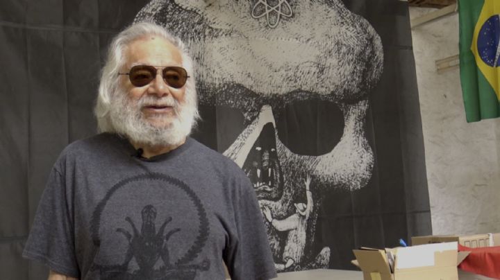 “Helioflores. El hombre de negro”, retrato íntimo del maestro de la caricatura mexicana