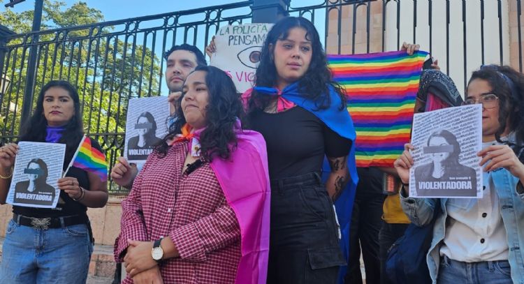 Protestan en Culiacán por fallo contra activista basado en capturas de WhatsApp