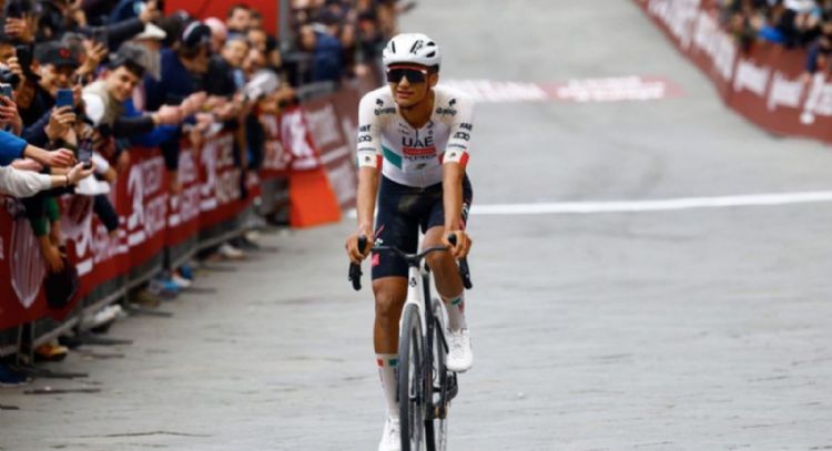 Isaac del Toro se corona en la Tirreno-Adriático