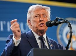 EU insiste que los aliados de la OTAN den "un paso al frente" y ayuden a reabrir el paso de Ormuz