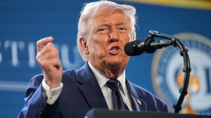 Trump anuncia que mantendrán bloqueo al estrecho de Ormuz hasta que termine "transacción con Irán"