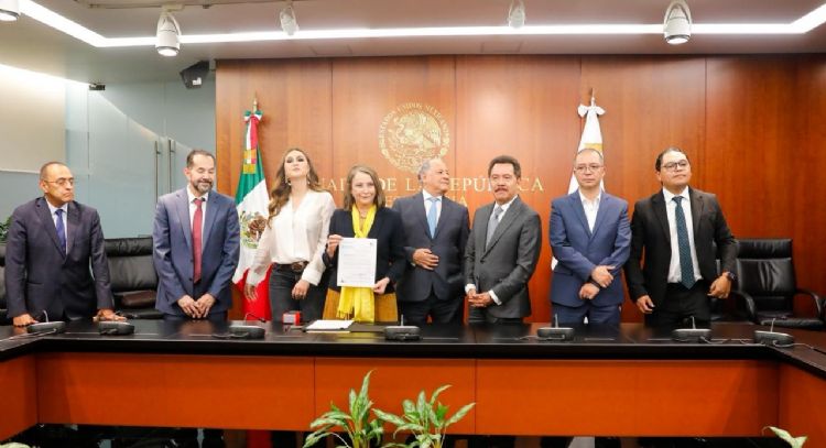 Senadores reciben el Plan B de la reforma electoral de Sheinbaum