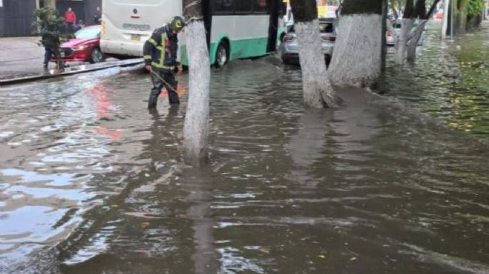 Lluvias atípicas causan 17 encharcamientos en 10 demarcaciones de la CDMX