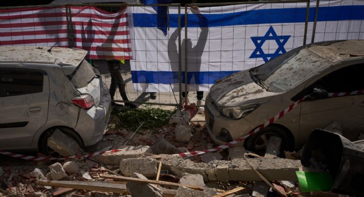 Israel anuncia la muerte de otro alto funcionario iraní, ataques de Irán matan a 2 cerca de Tel Aviv