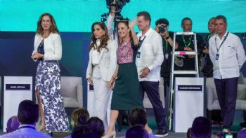 Sheinbaum busca hacer obligatorio el pago digital en gasolineras y casetas este año