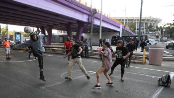 Jóvenes protestan contra el Mundial: señalan que profundiza despojo y gentrificación