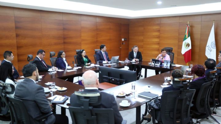 Tras pedir renuncia a delegados, Ernestina Godoy nombra a 11 relevos