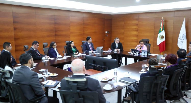 Tras pedir renuncia a delegados, Ernestina Godoy nombra a 11 relevos