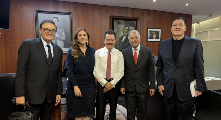 Tras reclamos por consulta de revocación en "Plan B", Mier se reúne con cúpula del PT en el Senado