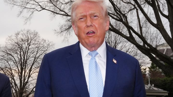 Trump amenaza con desplegar al ICE en aeropuertos desde el lunes si no hay acuerdo con demócratas