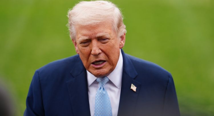 Trump amenaza con destruir centrales eléctricas iraníes si no abren el estrecho de Ormuz en 48 horas