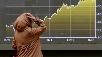 Los mercados se disparan y los futuros del petróleo caen tras anuncio de Trump de avances con Irán