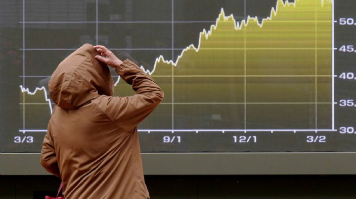 Los mercados se disparan y los futuros del petróleo caen tras anuncio de Trump de avances con Irán