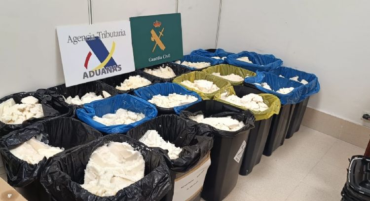 España asegura 625 kilos de mentanfetamina procedente de México; estaba escondida en aceite de coco