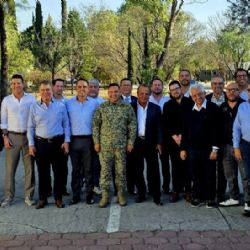 Excluyen a mujeres periodistas de reunión en zona militar de Querétaro; exigen equidad en entrevistas