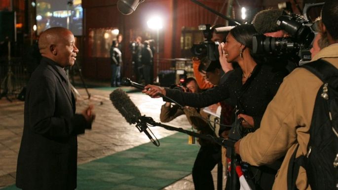 Compositor de cántico de "El Rey León" demanda a comediante por traducción de "El Ciclo de la Vida"